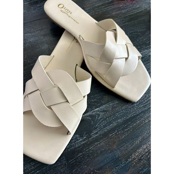 Olivia Ferguson Shoes - Olivia Ferguson Women's Beige Woven‎ Flat Sandal New Size 9 Vegan Leather Classy